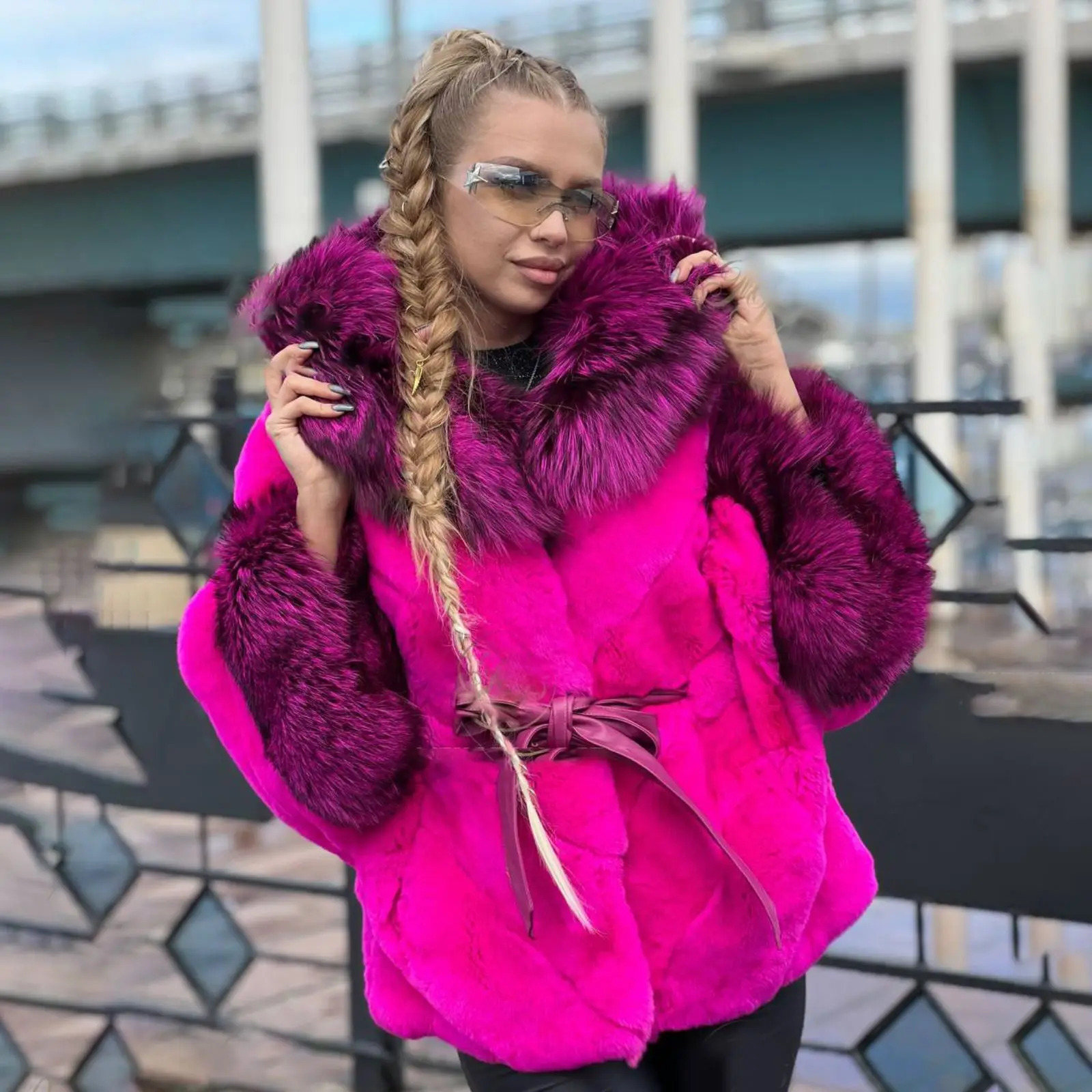 Розово-красное пальто из натурального - Фотография_3