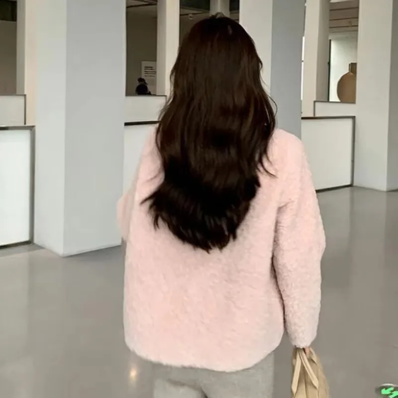 Женское элегантное пальто из овечьей шерсти - Фотография_5