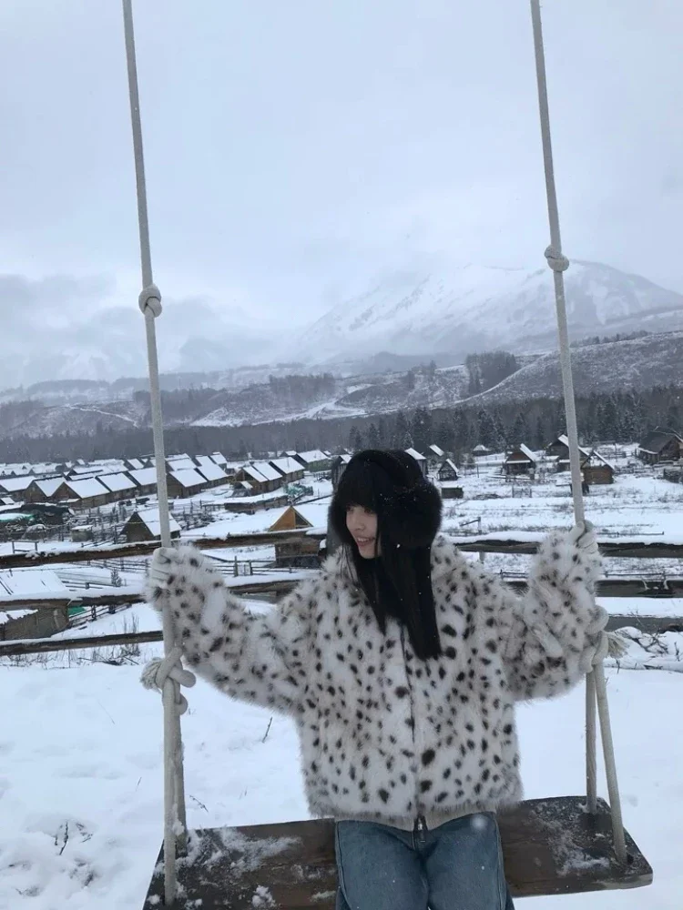 Женская шуба с капюшоном и леопардовым принтом в стиле ретро - Фотография_6